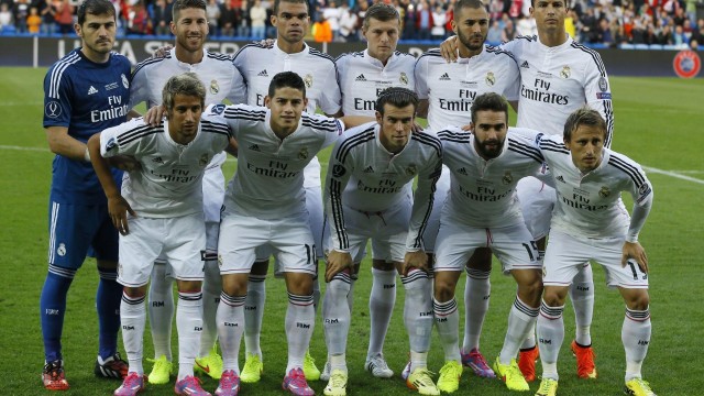 Kaiyun APP-世界杯难忘狂欢夜：球迷欢呼不断，精彩纷呈，世界杯有多狂热