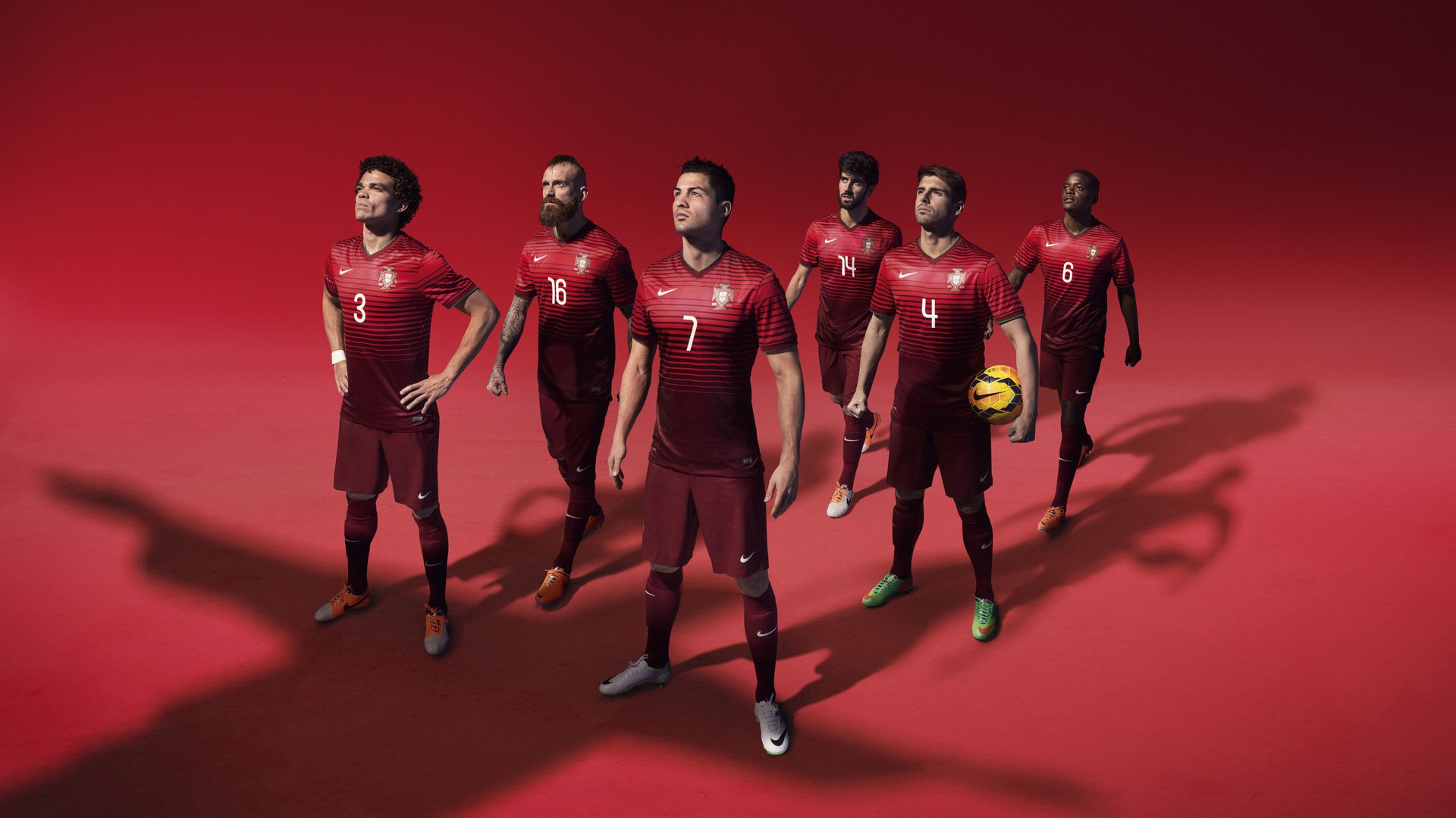 曼联有钱了：预计收入8000万欧，补强后腰，中场悍将三选一！，曼联身价2021